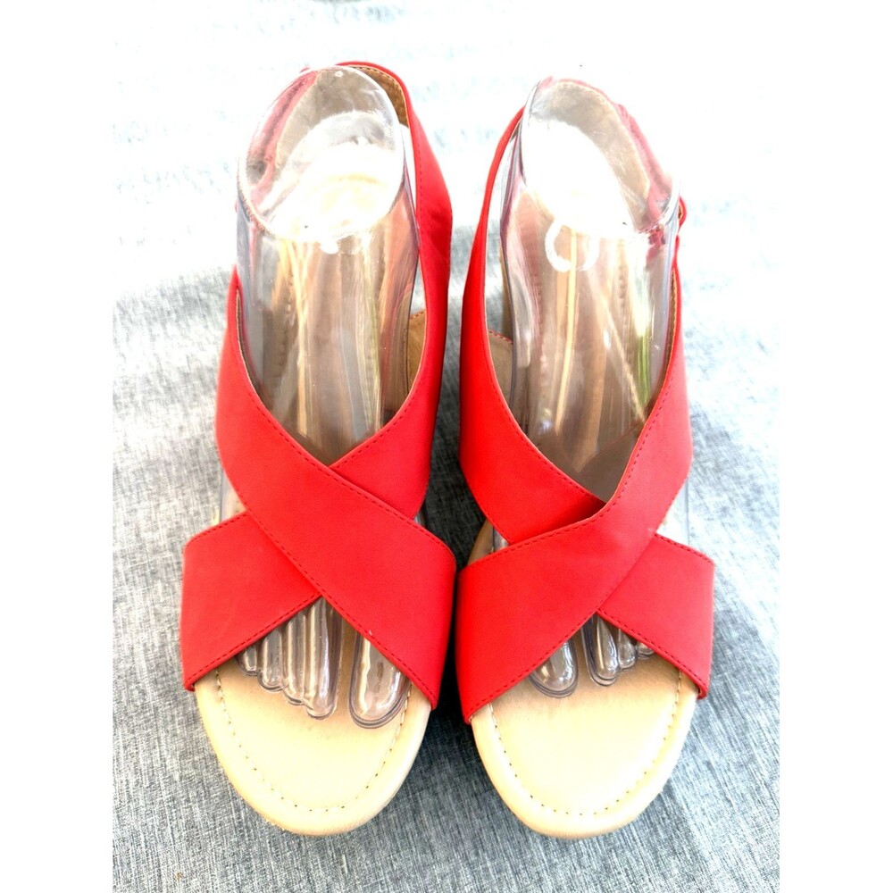 Women's Journee Collection Jenice Wedge Platform Sandal Size 10 Coral Shoes EUC